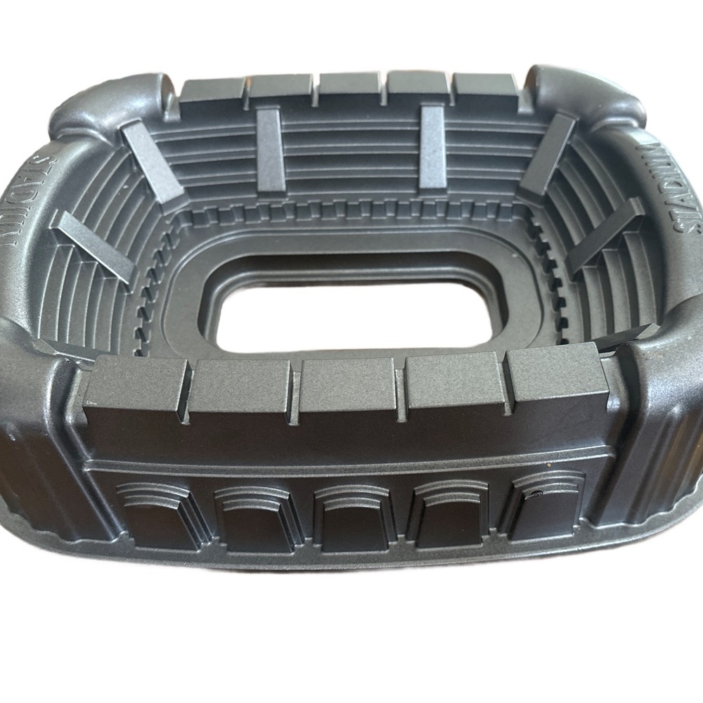 Nordic Ware Stadium Pan